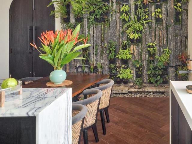 3 BHK Apartment in Bandra West for resale Mumbai. The reference number is 20708392