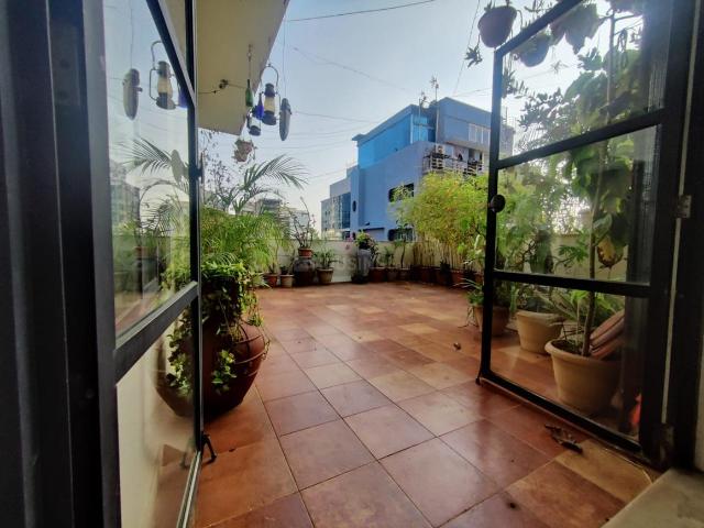 3 BHK Apartment in Bandra West for resale Mumbai. The reference number is 20393916