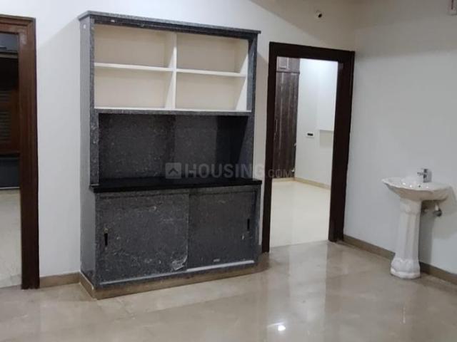 3 BHK Apartment in Benz Circle for rent Vijayawada. The reference number is 8587425