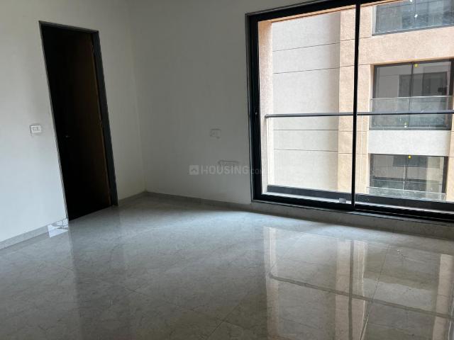 3 BHK Apartment in Bhimrad for rent Surat. The reference number is 19067329