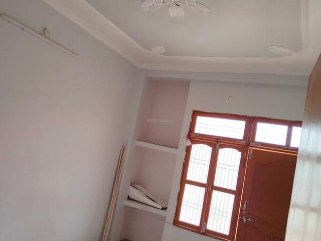 3 BHK Apartment in Bhojuveer for rent Varanasi. The reference number is 9410370