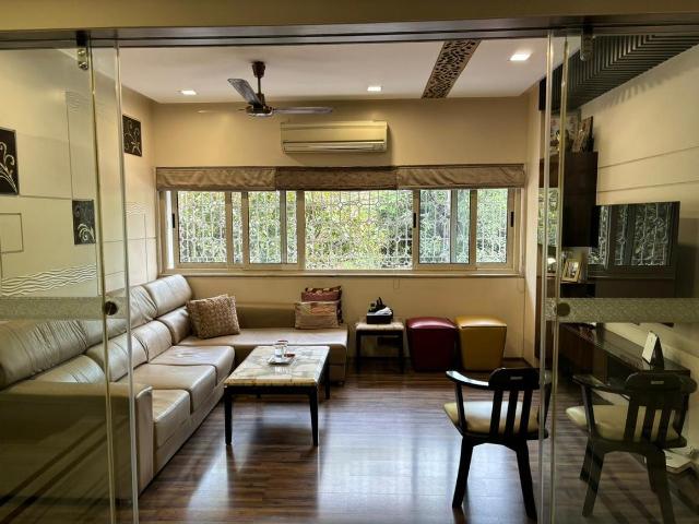 3 BHK Apartment in Bhowanipore for resale Kolkata. The reference number is 20705187