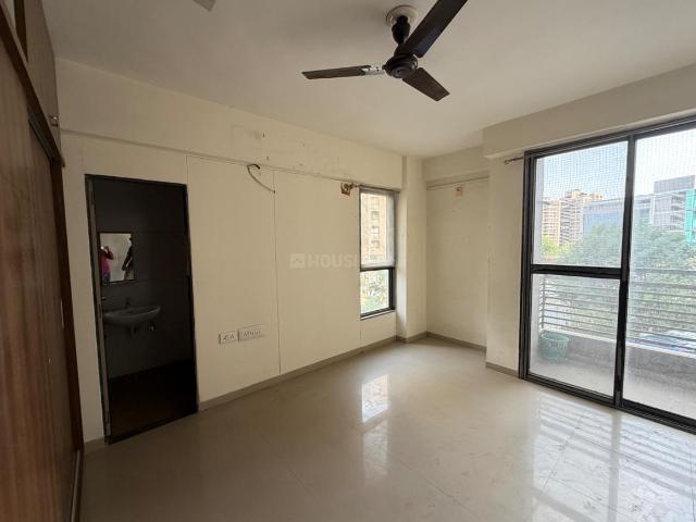 3 BHK Apartment in Gota for rent Ahmedabad. The reference number is 20473015