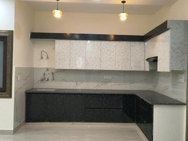 3 BHK Apartment in Govindpuram for resale Ghaziabad. The reference number is 20614971