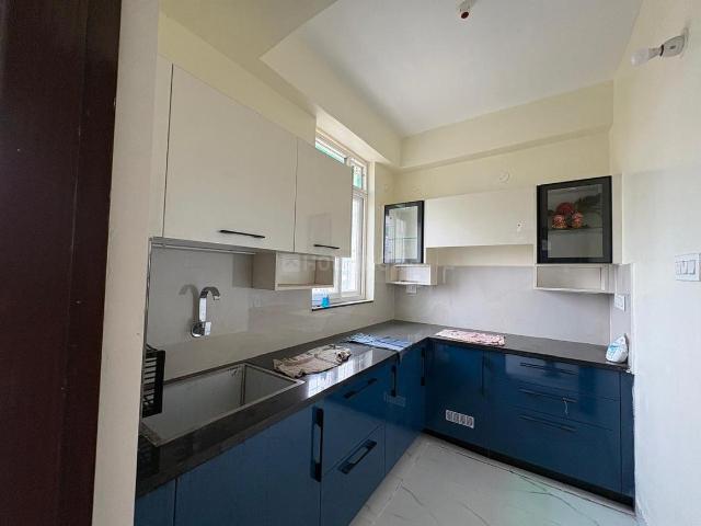 3 BHK Apartment in Gola Road for rent Patna. The reference number is 20733999