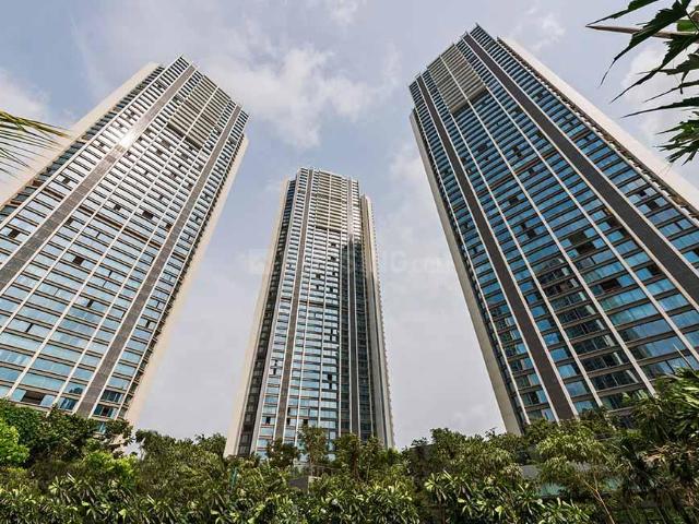 3 BHK Apartment in Goregaon East for resale Mumbai. The reference number is 19898569