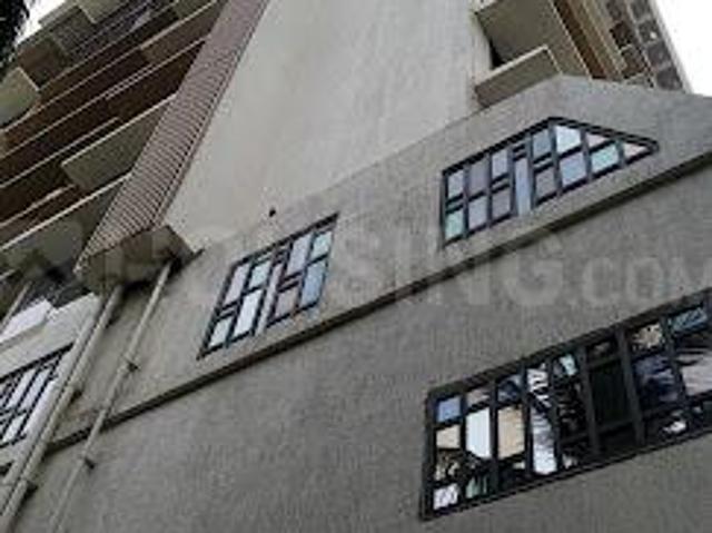 3 BHK Apartment in Goregaon West for resale Mumbai. The reference number is 18953004