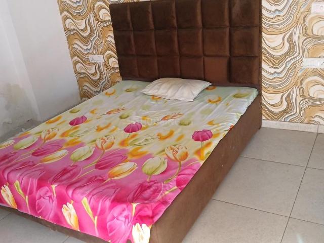3 BHK Apartment in Gazipur for rent Zirakpur. The reference number is 19859414