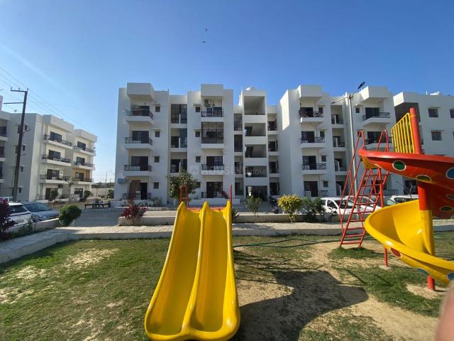 3 BHK Apartment in Ganga Nagar for resale Meerut. The reference number is 17196907