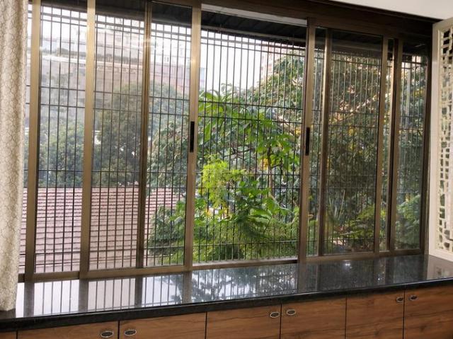 3 BHK Apartment in Dadar East for resale Mumbai. The reference number is 20485090
