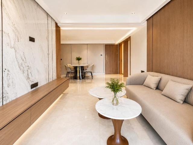 3 BHK Apartment in Dadar East for resale Mumbai. The reference number is 20570815