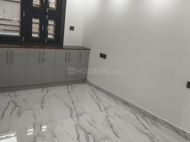 3 BHK Apartment in Deenpur for resale South West Delhi. The reference number is 17916298