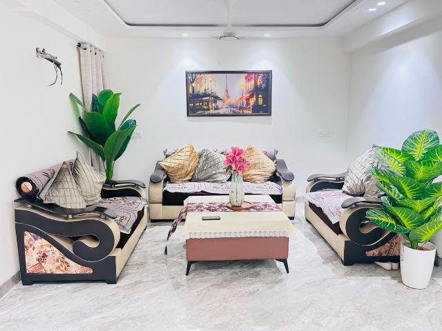 3 BHK Apartment in Dera Mandi for rent New Delhi. The reference number is 20985885