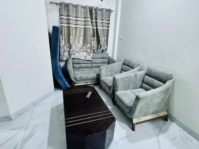 3 BHK Apartment in Dharampeth for rent Nagpur. The reference number is 21008254
