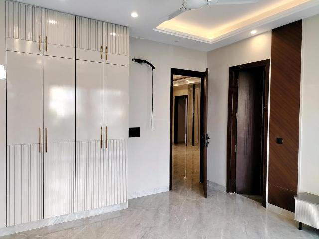 3 BHK Apartment in DLF Phase 3 for rent Gurgaon. The reference number is 20024099