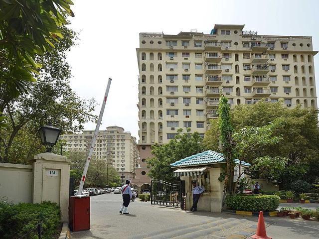 3 BHK Apartment in DLF Phase 4 for rent Gurgaon. The reference number is 20383761