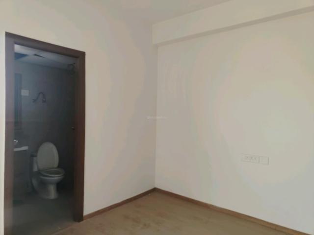 3 BHK Apartment in DLF Phase 4 for resale Gurgaon. The reference number is 19768742