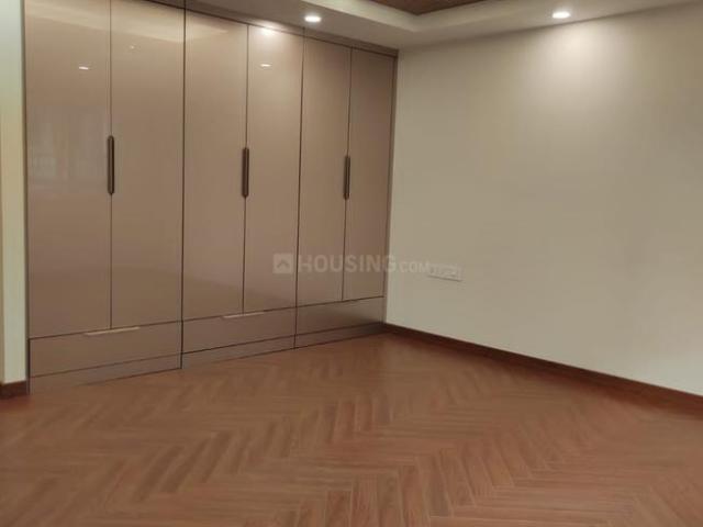 3 BHK Apartment in DLF Phase 5 for rent Gurgaon. The reference number is 18473305