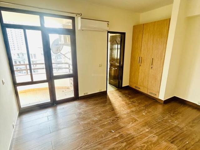 3 BHK Apartment in DLF Phase 5 for rent Gurgaon. The reference number is 18592929