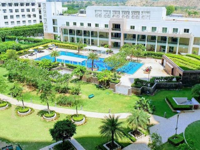 3 BHK Apartment in DLF Phase 5 for rent Gurgaon. The reference number is 19327252