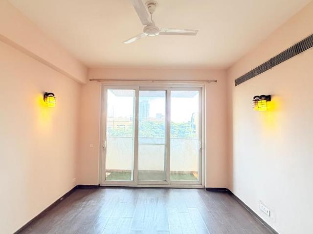 3 BHK Apartment in DLF Phase 5 for resale Gurgaon. The reference number is 19070806