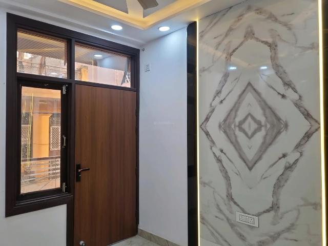 3 BHK Apartment in Dwarka Mor for rent New Delhi. The reference number is 19629031