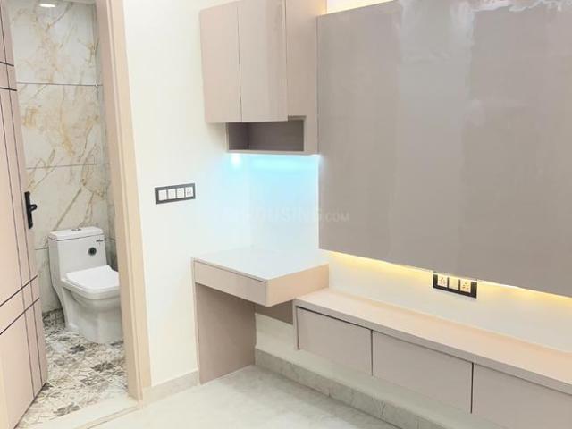 3 BHK Apartment in Dwarka Mor for rent New Delhi. The reference number is 19980956
