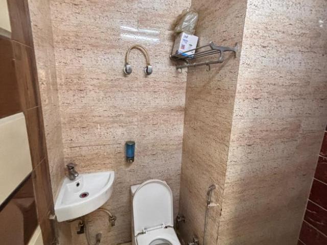 3 BHK Apartment in Dwarka Mor for rent New Delhi. The reference number is 20733724