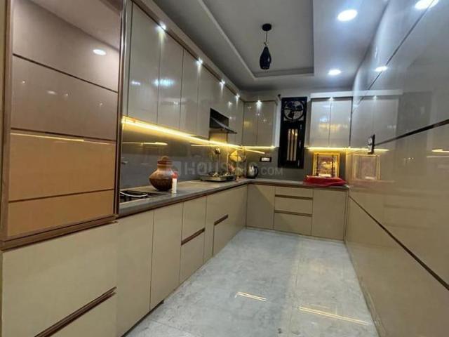 3 BHK Apartment in Dwarka Mor for rent New Delhi. The reference number is 20271571