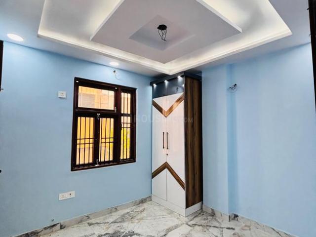 3 BHK Apartment in Dwarka Mor for rent New Delhi. The reference number is 20272972