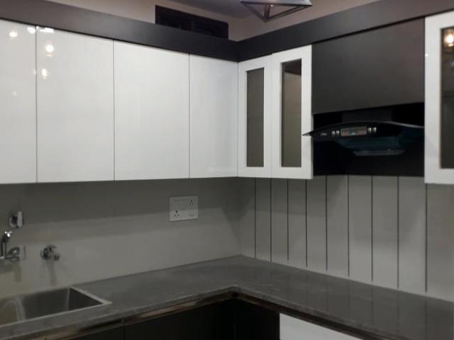3 BHK Apartment in Dwarka Mor for resale New Delhi. The reference number is 10127569