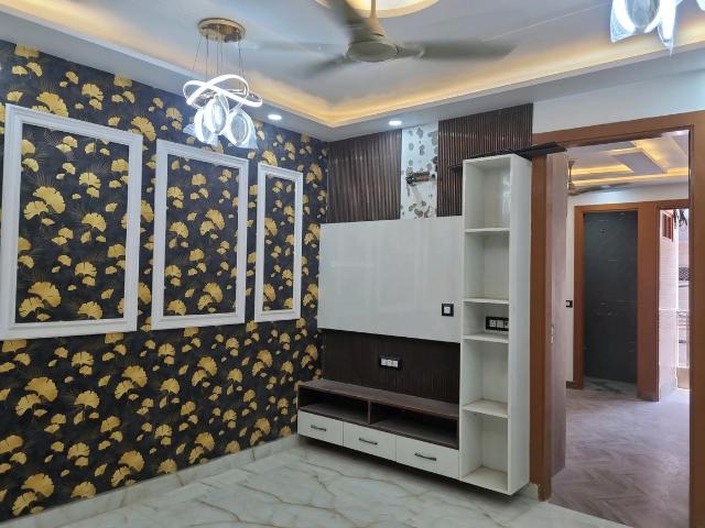 3 BHK Apartment in Dwarka Mor for resale New Delhi. The reference number is 20559884