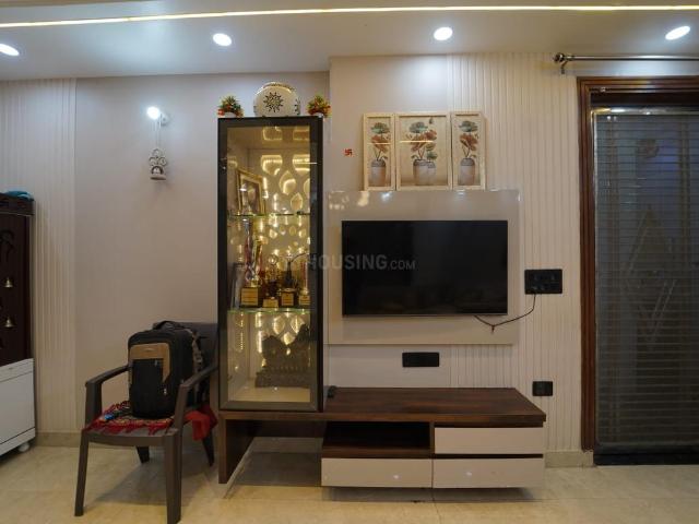 3 BHK Apartment in Dwarka Mor for resale New Delhi. The reference number is 20649048
