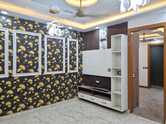 3 BHK Apartment in Dwarka Mor for resale New Delhi. The reference number is 20770606