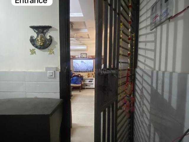 3 BHK Apartment in Dwarka Mor for resale New Delhi. The reference number is 20703836