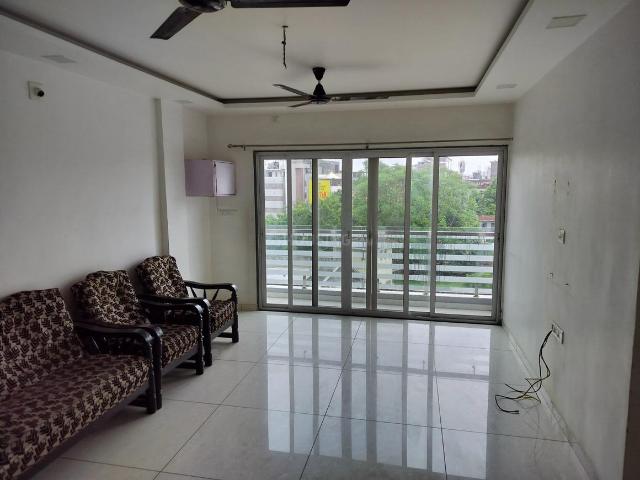 3 BHK Apartment in Fatehgunj for rent Vadodara. The reference number is 20584027