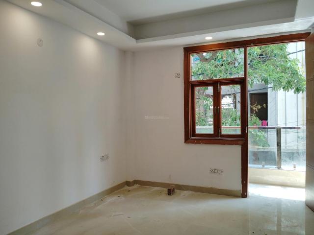 3 BHK Apartment in Freedom Fighters Enclave for resale New Delhi. The reference number is 14937469