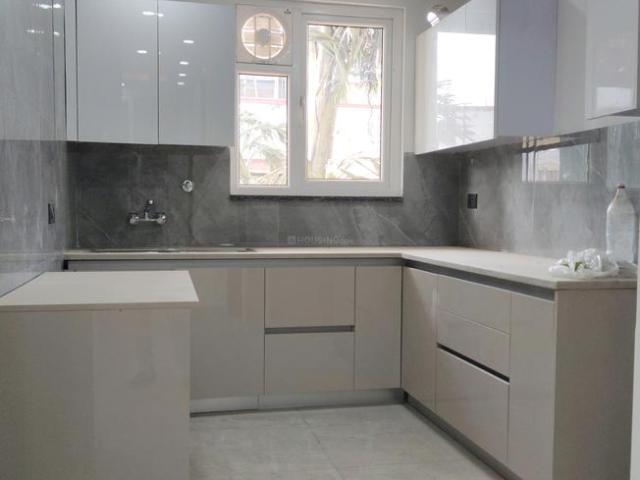 3 BHK Apartment in Freedom Fighters Enclave for resale New Delhi. The reference number is 15870681