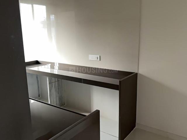 3 BHK Apartment in Kalyan West for rent Kalyan. The reference number is 18676409