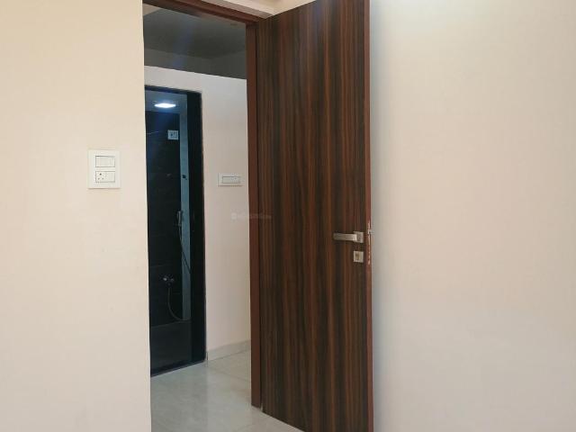 3 BHK Apartment in Kalyan West for resale Kalyan. The reference number is 18808009