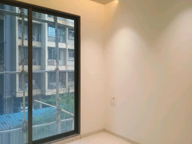 3 BHK Apartment in Kalyan West for resale Kalyan. The reference number is 19879473
