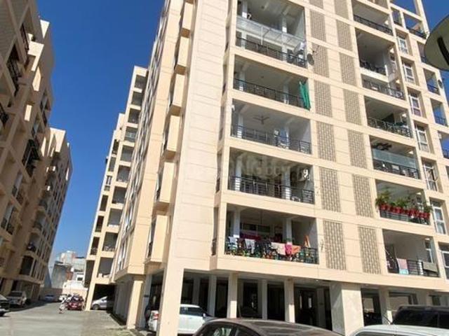 3 BHK Apartment in Kamta for resale Lucknow. The reference number is 20621508