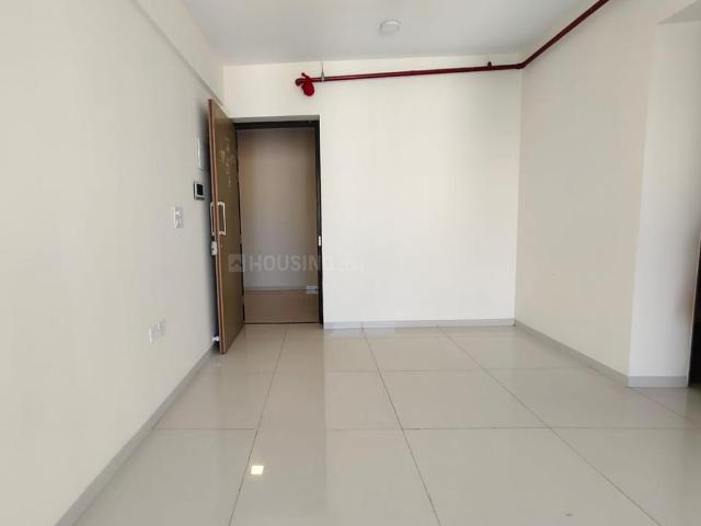 3 BHK Apartment in Kandivali East for rent Mumbai. The reference number is 19450655