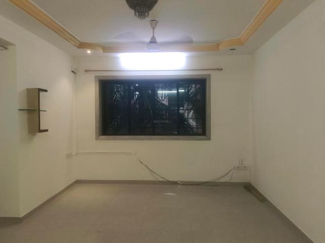 3 BHK Apartment in Kandivali East for rent Mumbai. The reference number is 20588360