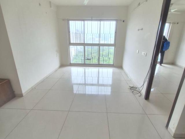 3 BHK Apartment in Kandivali East for rent Mumbai. The reference number is 20643580