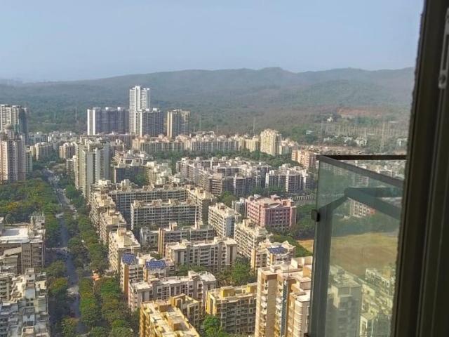 3 BHK Apartment in Kandivali East for rent Mumbai. The reference number is 21012620