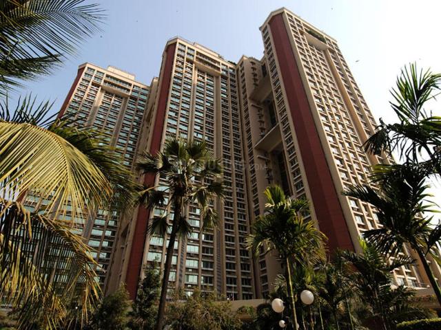 3 BHK Apartment in Kandivali East for resale Mumbai. The reference number is 19594738