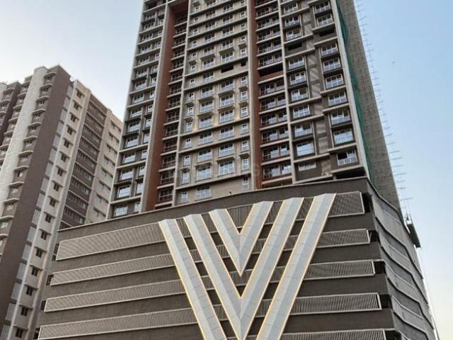 3 BHK Apartment in Kandivali East for resale Mumbai. The reference number is 19653014