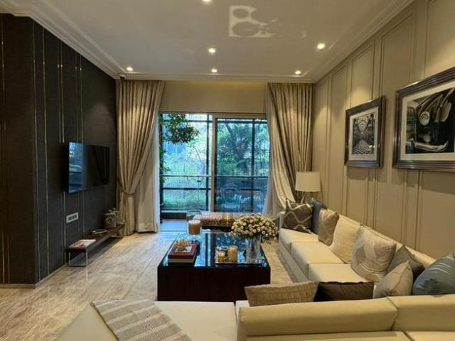 3 BHK Apartment in Kandivali East for resale Mumbai. The reference number is 19785637