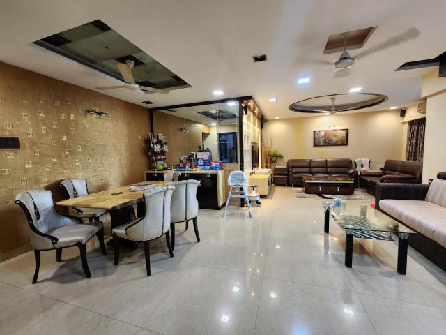 3 BHK Apartment in Kandivali East for resale Mumbai. The reference number is 19817238